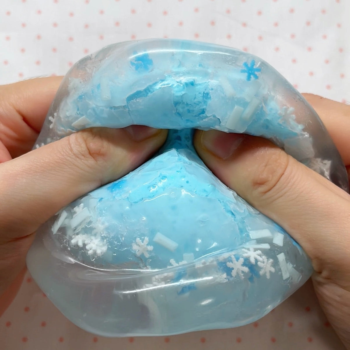 Hibernating Snow Island Cracking Wax Ball