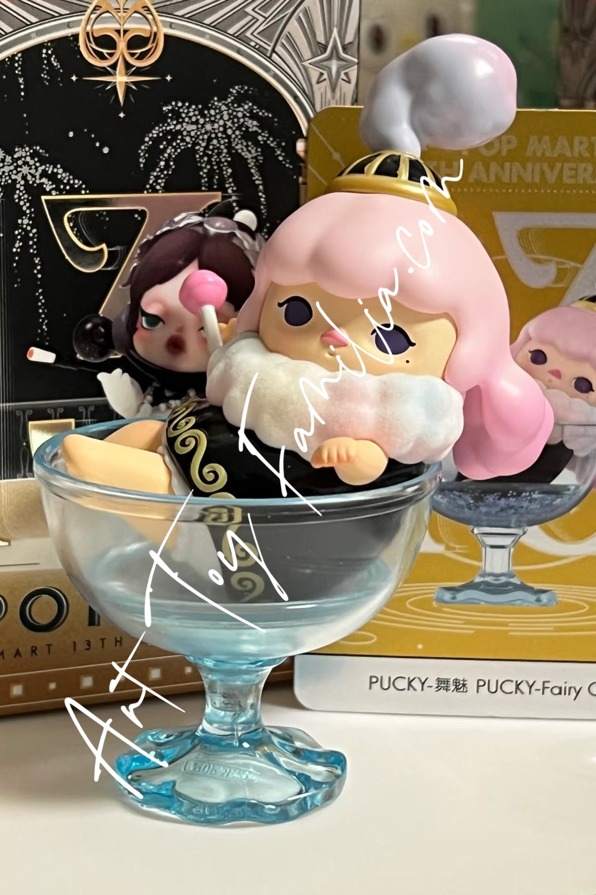 spotlight-pop-mart-13th-anniversary-series-POP MART hirono